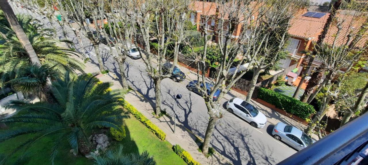 Bright Apartment Near The Beach And Barcelona By Train Masnou Exterior foto