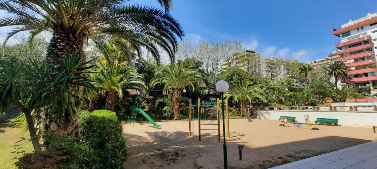 Bright Apartment Near The Beach And Barcelona By Train Masnou Exterior foto
