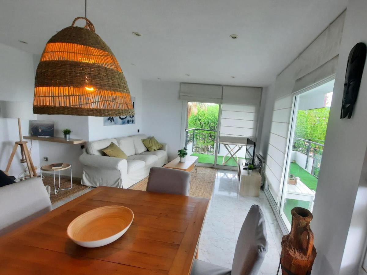 Bright Apartment Near The Beach And Barcelona By Train Masnou Exterior foto