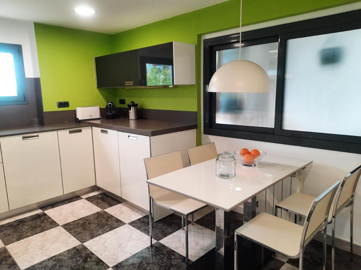 Bright Apartment Near The Beach And Barcelona By Train Masnou Exterior foto
