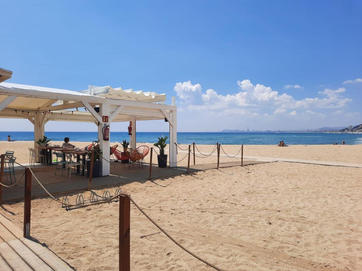 Bright Apartment Near The Beach And Barcelona By Train Masnou Exterior foto
